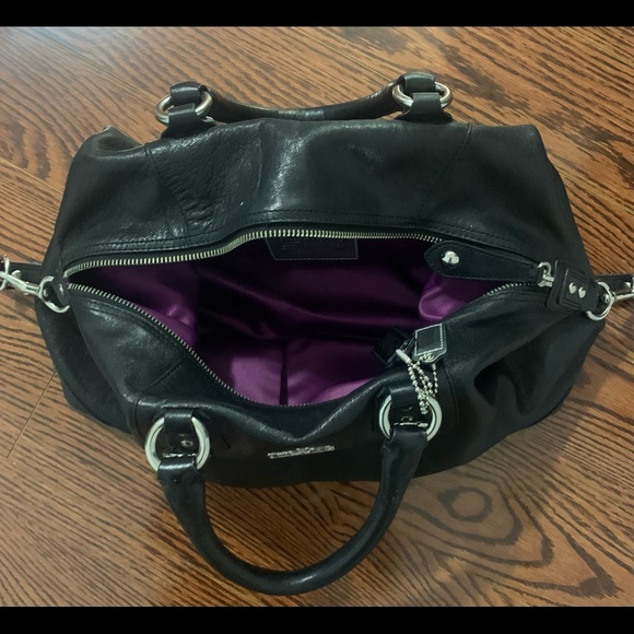 Authentic coach purse - Picture 2 of 2